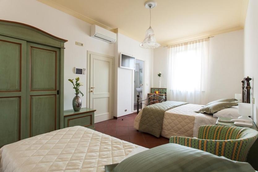 Il Portico Camere E Caffe - Centro Citta Savignano sul Rubicone Luaran gambar
